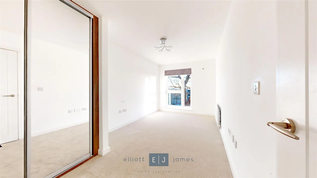 Luna Court, Loughton, photo 7