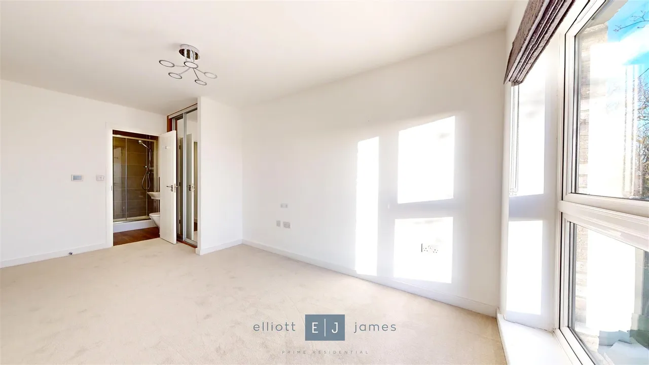 Luna Court, Loughton, photo 8