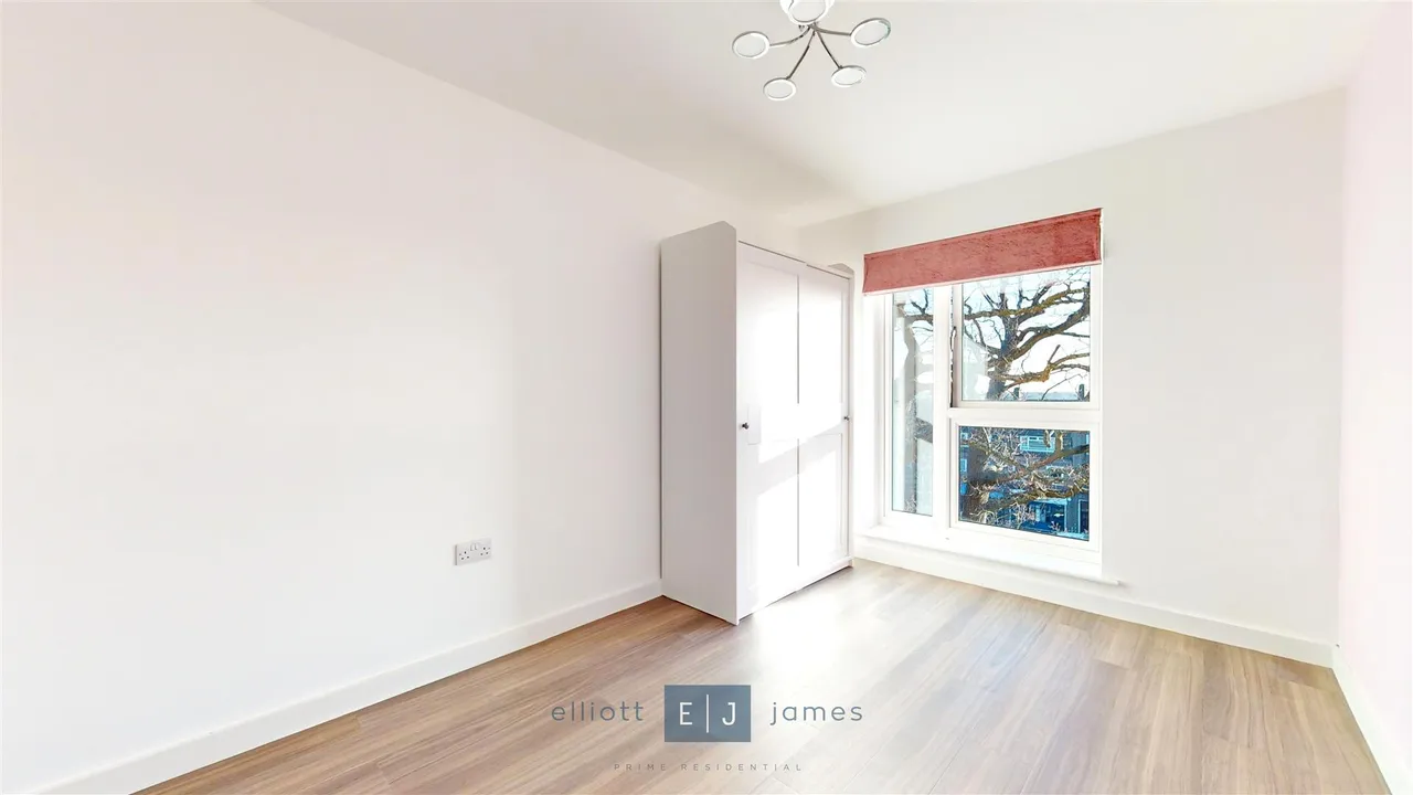 Luna Court, Loughton, photo 6
