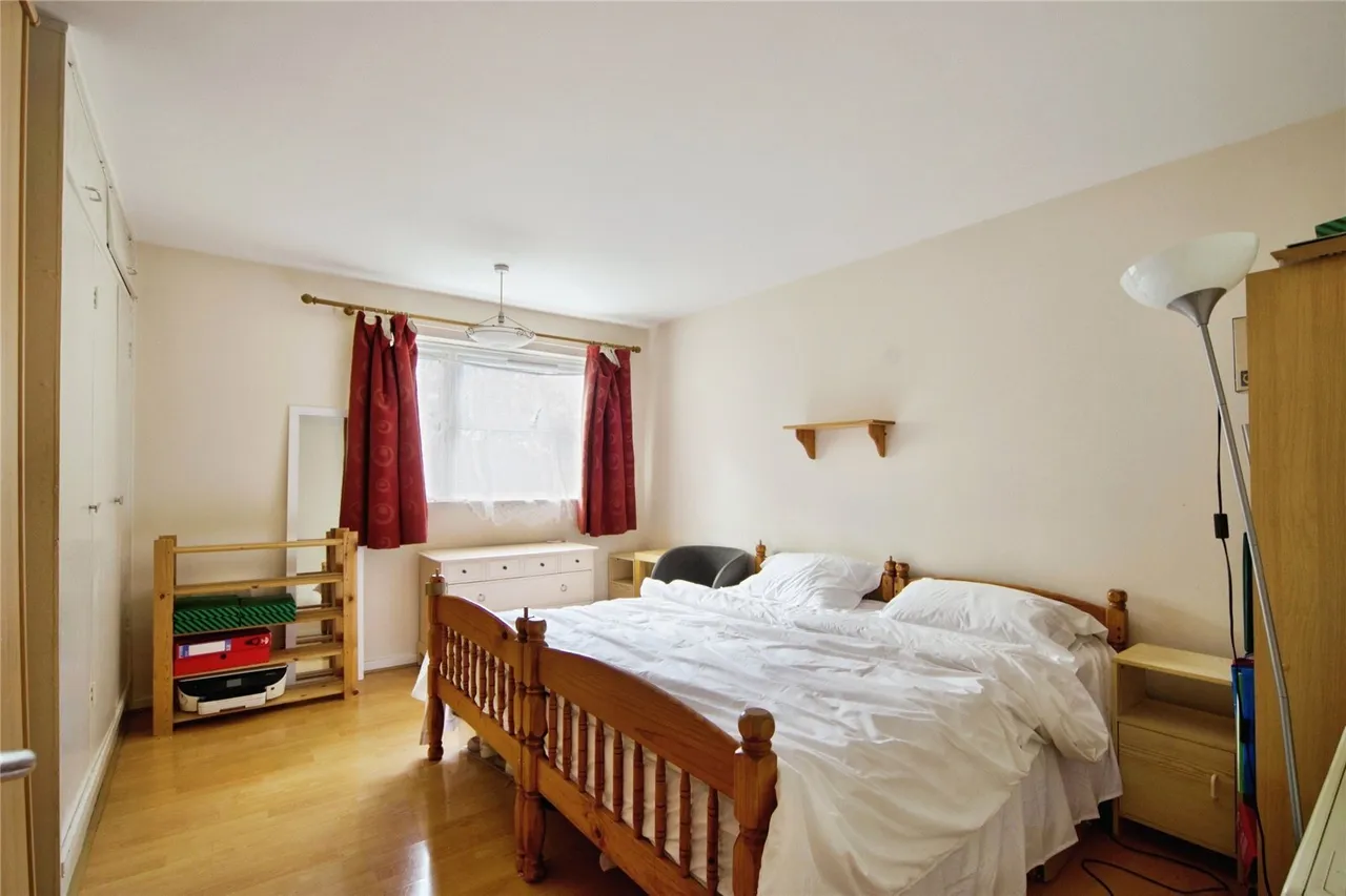 Pocklington Close, London, NW9, photo 11