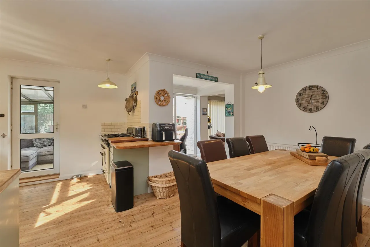 Beach Close, Seaford, photo 9