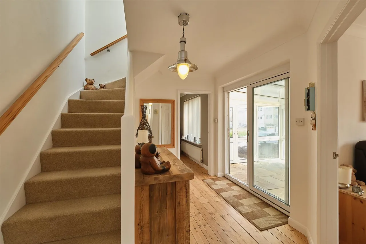 Beach Close, Seaford, photo 22