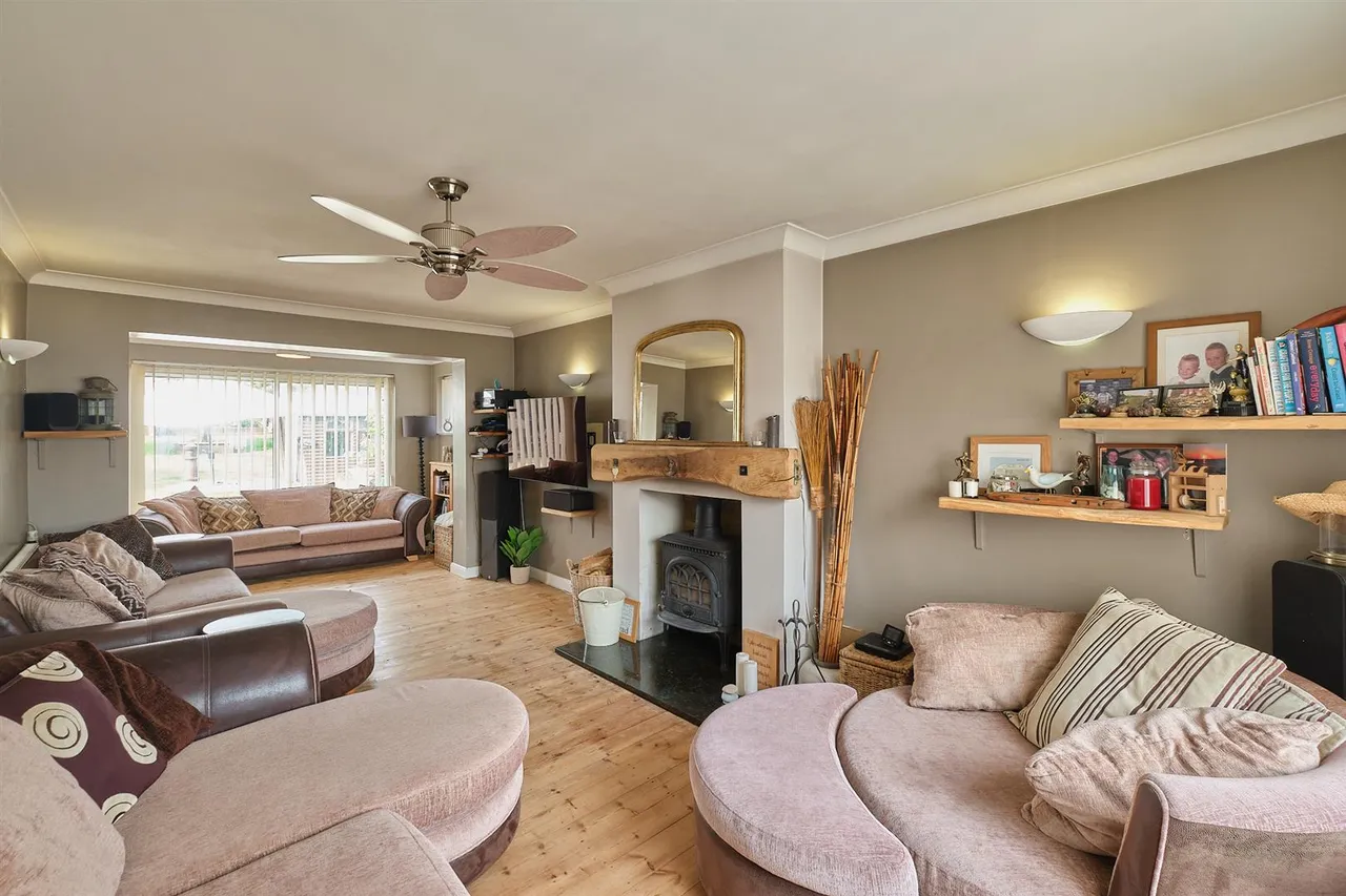 Beach Close, Seaford, photo 12