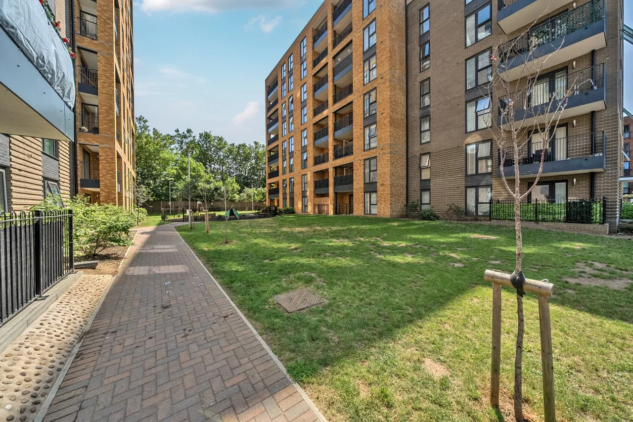 Bowen Drive, SE7, photo 11