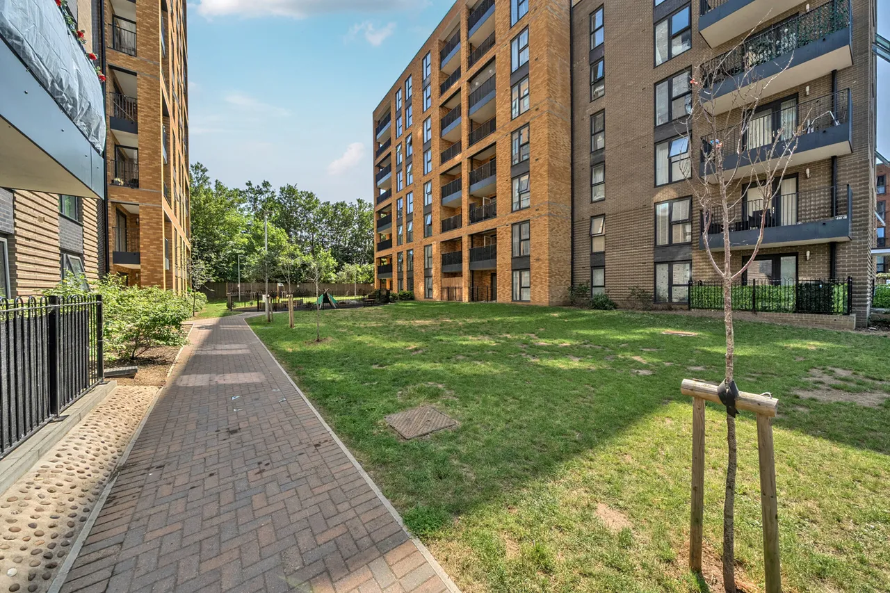 Bowen Drive, SE7, photo 11