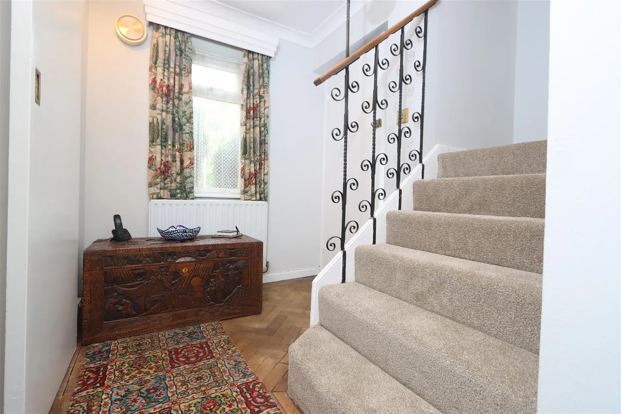 Greenfield Avenue, Stourbridge, photo 13