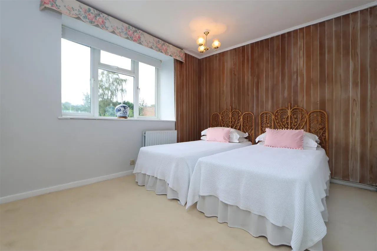 Greenfield Avenue, Stourbridge, photo 23
