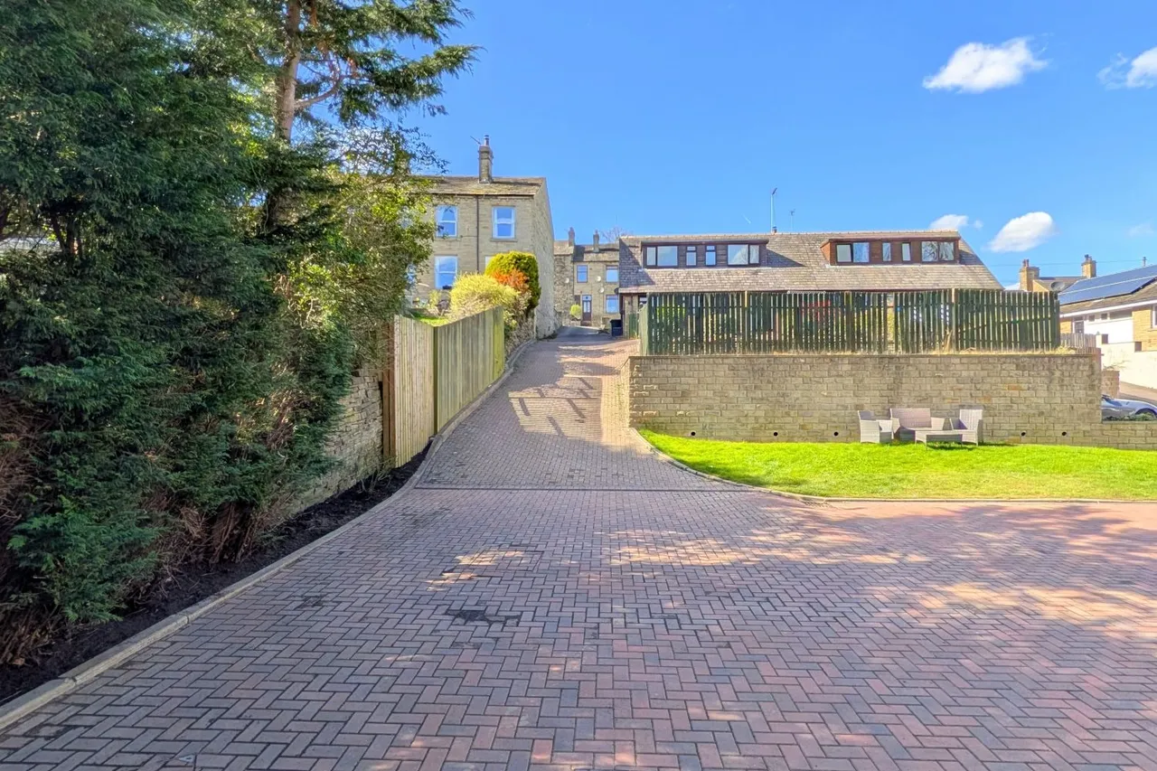 Tofts Grove, Brighouse, HD6, photo 35