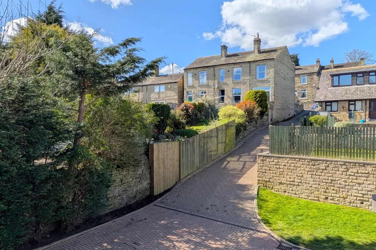 Tofts Grove, Brighouse, HD6, photo 34