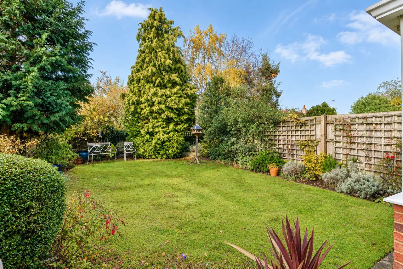 Garden Court, Wheathampstead, AL4, photo 19