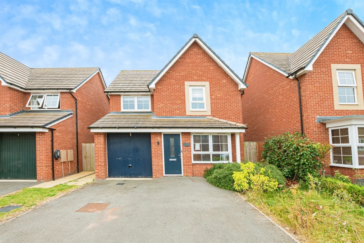 3 bed house for sale — Peveril Street, Barton Seagrave, Kettering