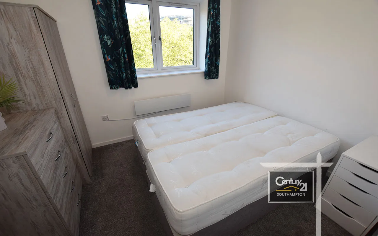 Canute Road, Southampton, SO14, photo 4