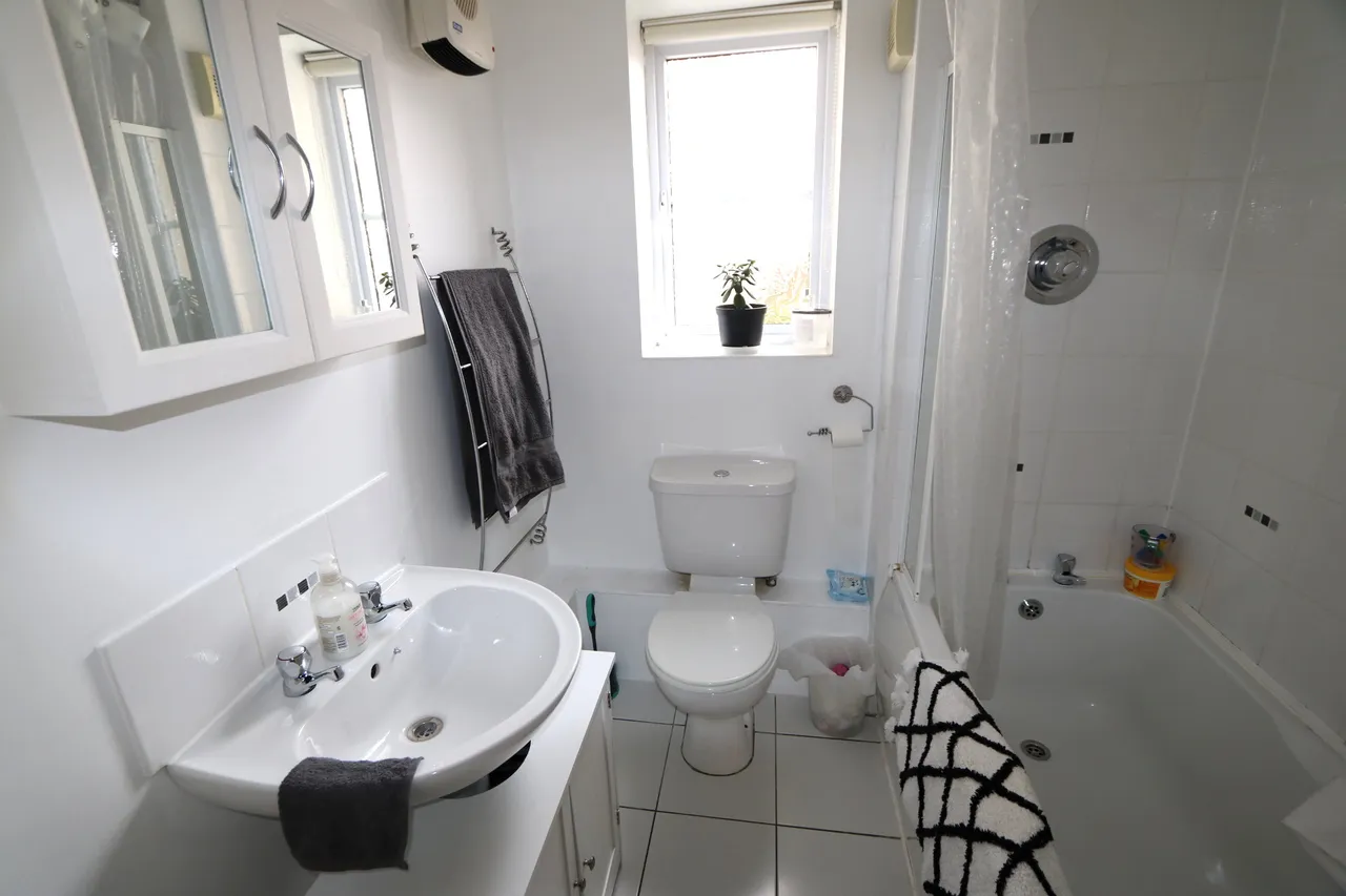 Gillespie Close, Bedford, MK42, photo 8
