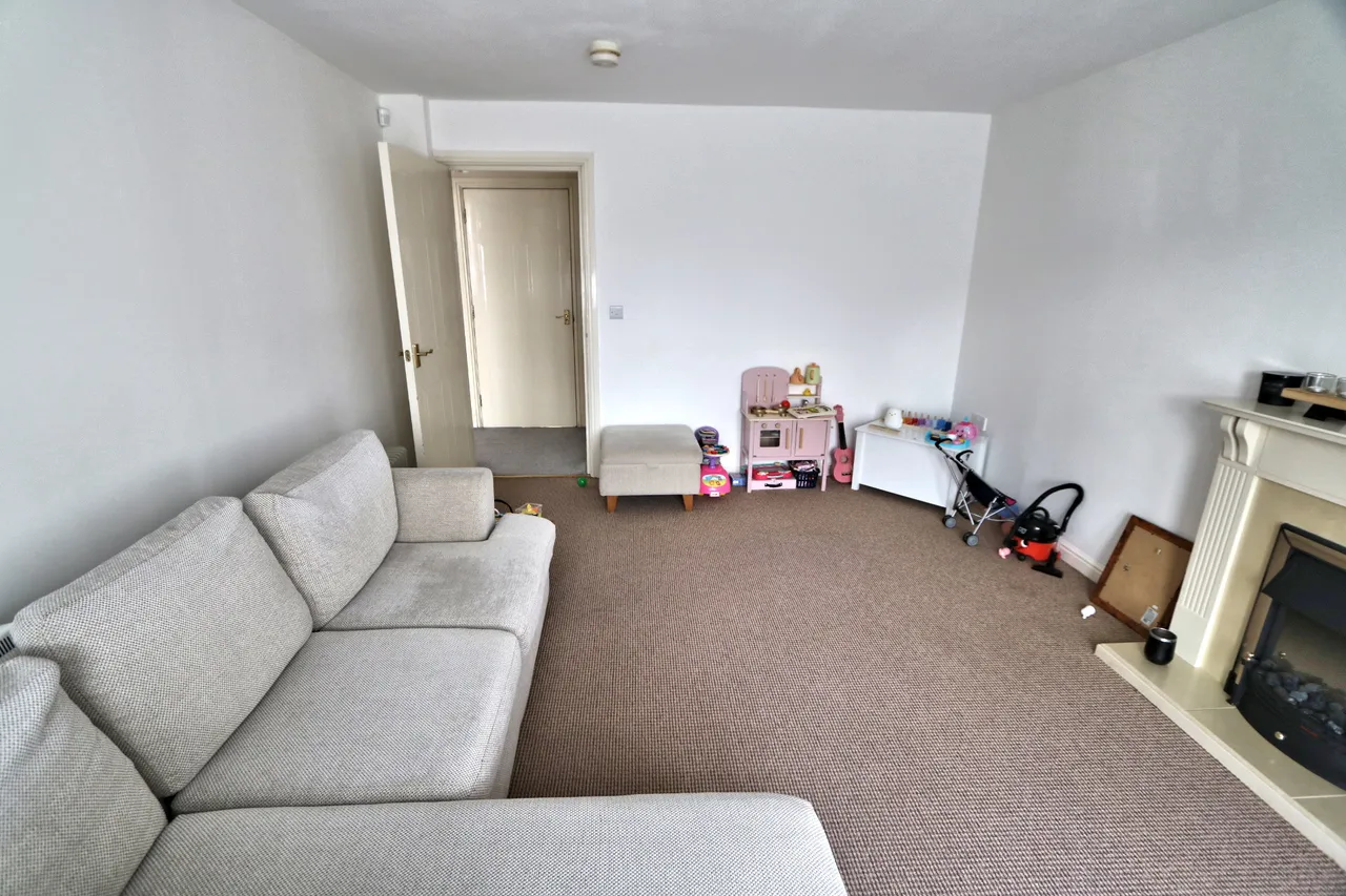 Gillespie Close, Bedford, MK42, photo 3