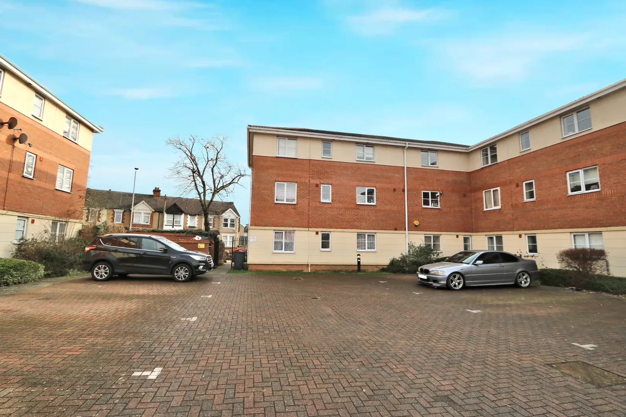 Gillespie Close, Bedford, MK42, photo 12