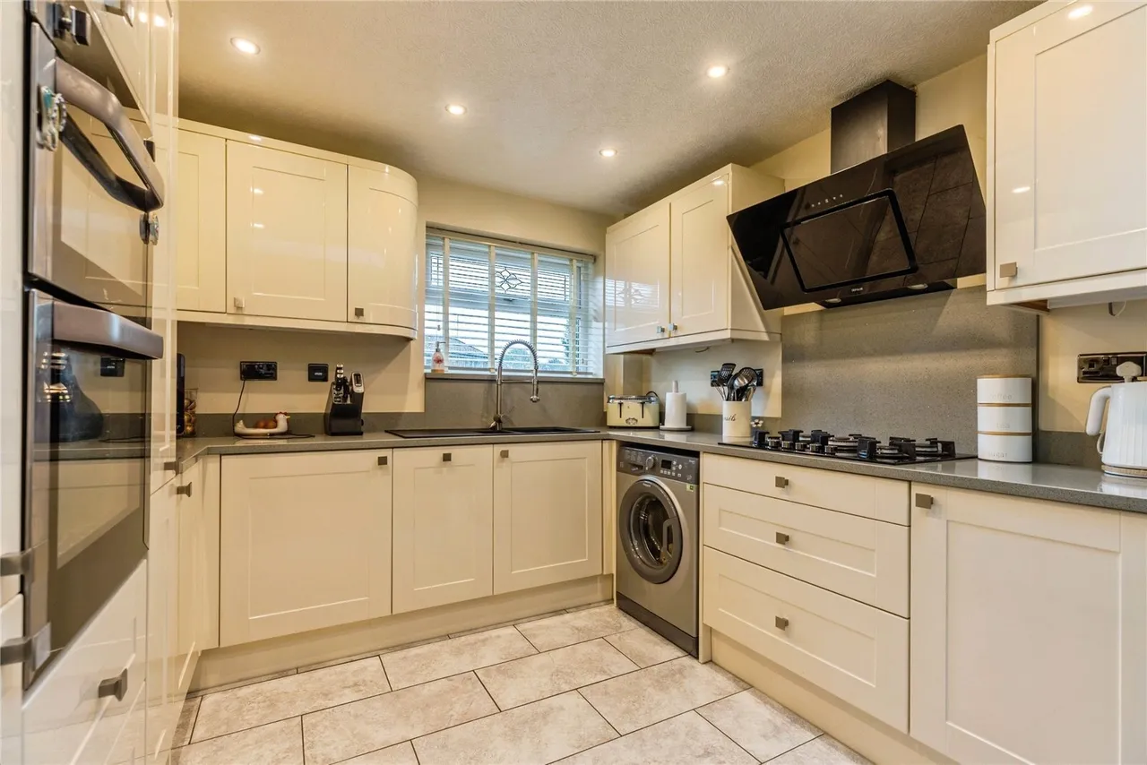 Lapwing Close, Rochdale, OL11, photo 9