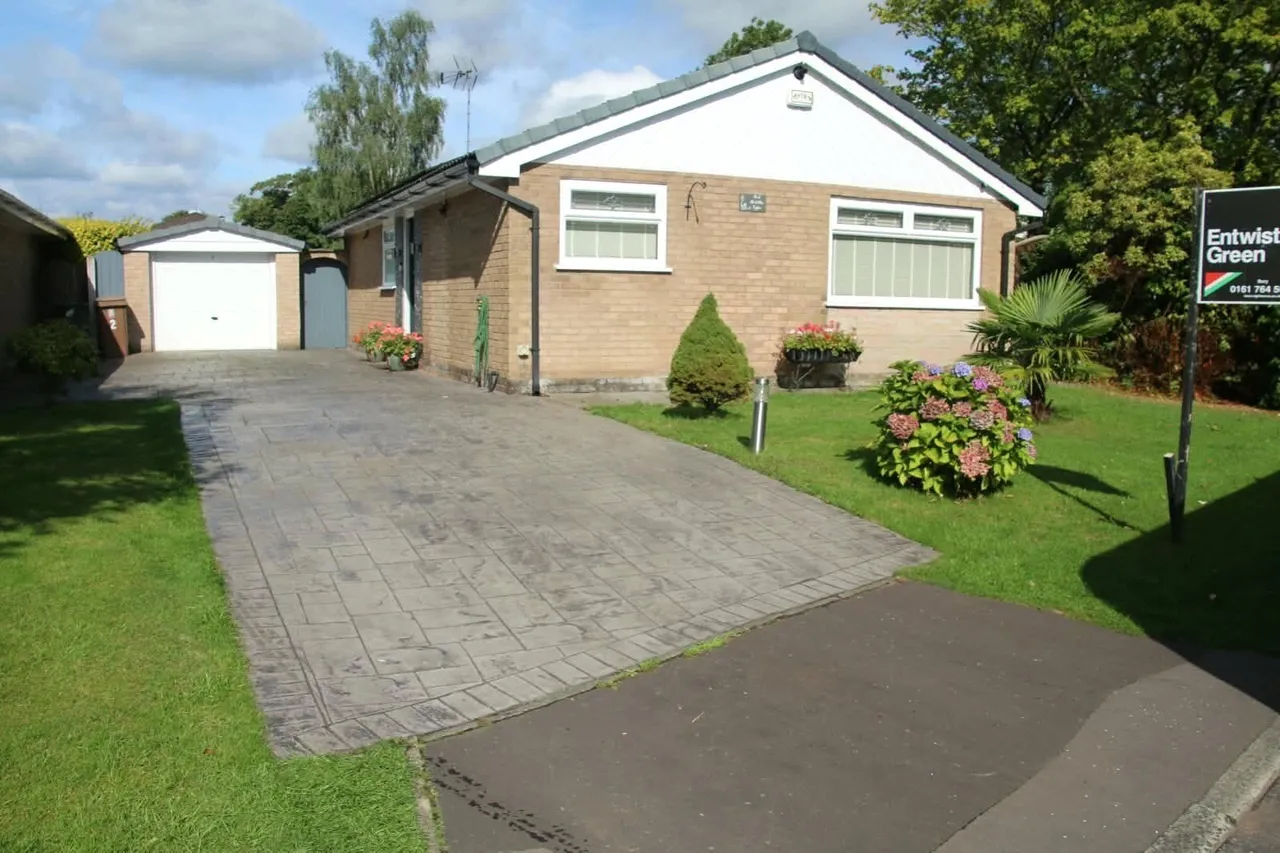 Lapwing Close, Rochdale, OL11, photo 16