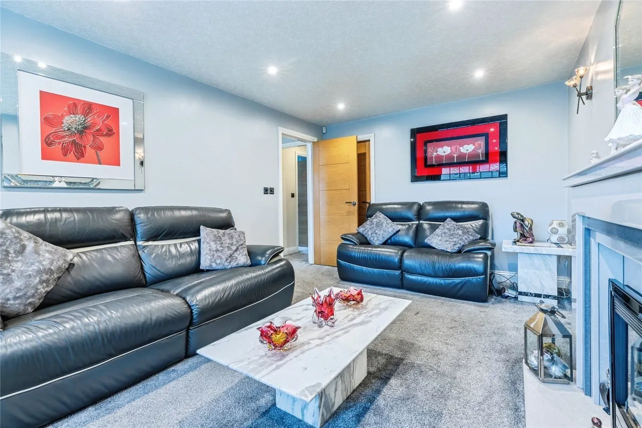 Lapwing Close, Rochdale, OL11, photo 11