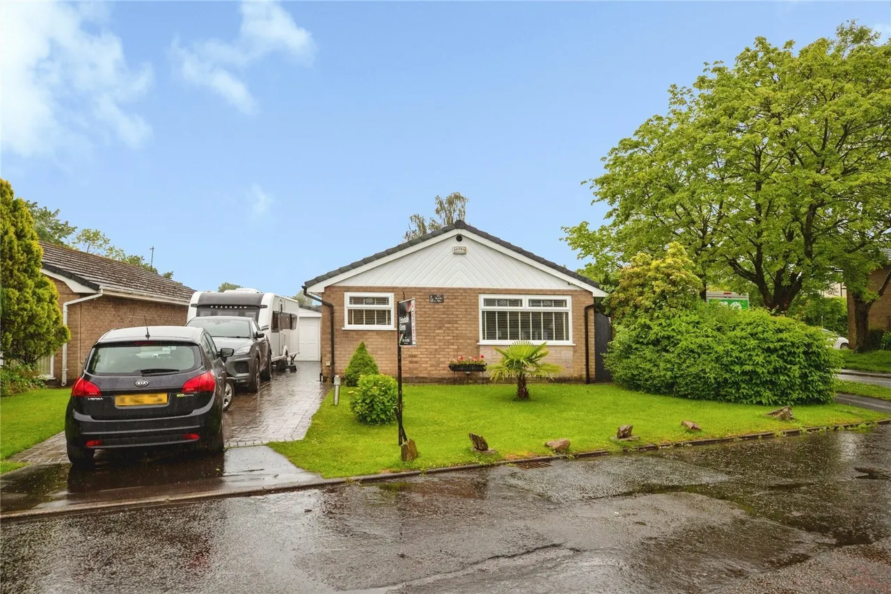Lapwing Close, Rochdale, OL11, photo 21