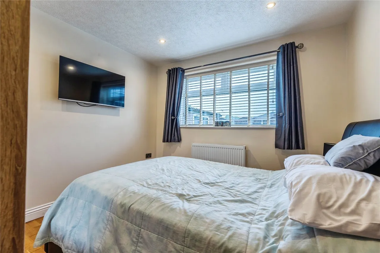 Lapwing Close, Rochdale, OL11, photo 13