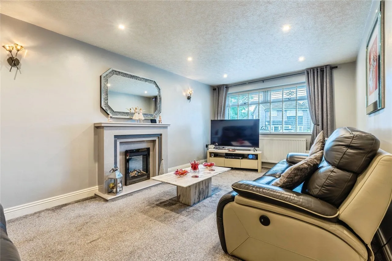 Lapwing Close, Rochdale, OL11, photo 2