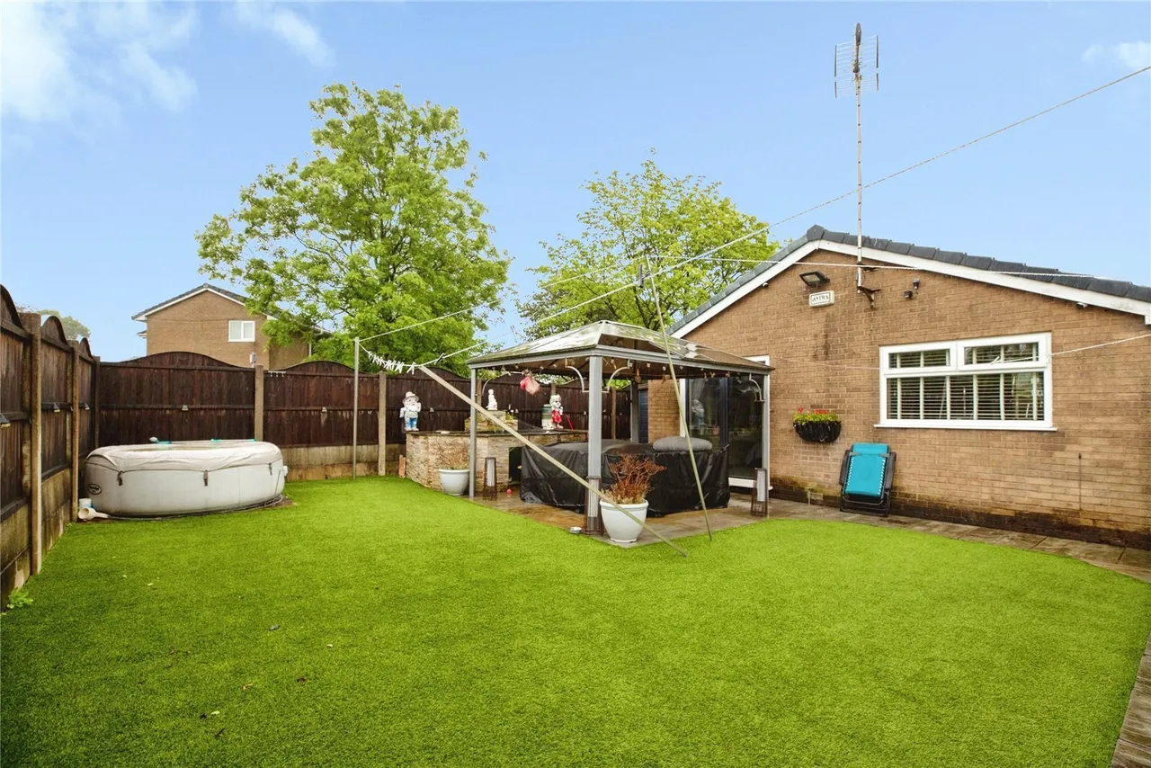Lapwing Close, Rochdale, OL11, photo 18