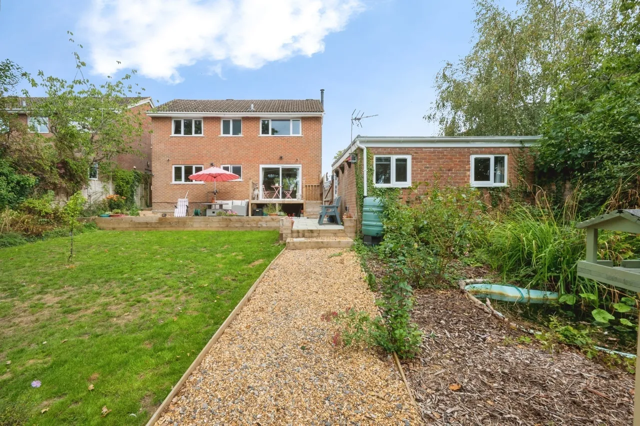 Piping Road, Colden Common, SO21, photo 28