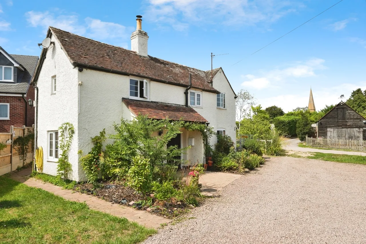 2 bed house for sale, Winchcombe Road, Sedgeberrow, WR11