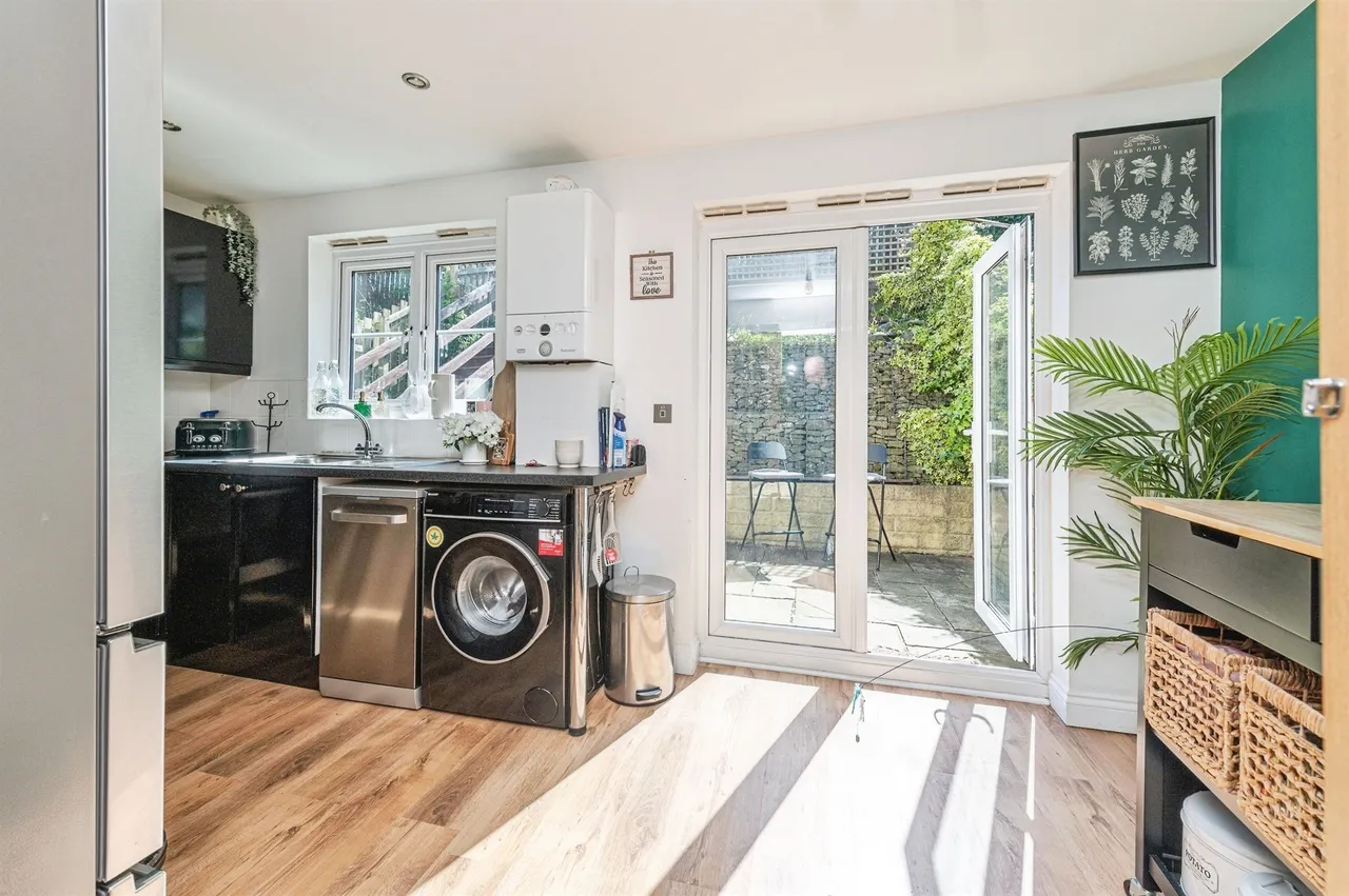 Greenfield View, Batley, photo 11