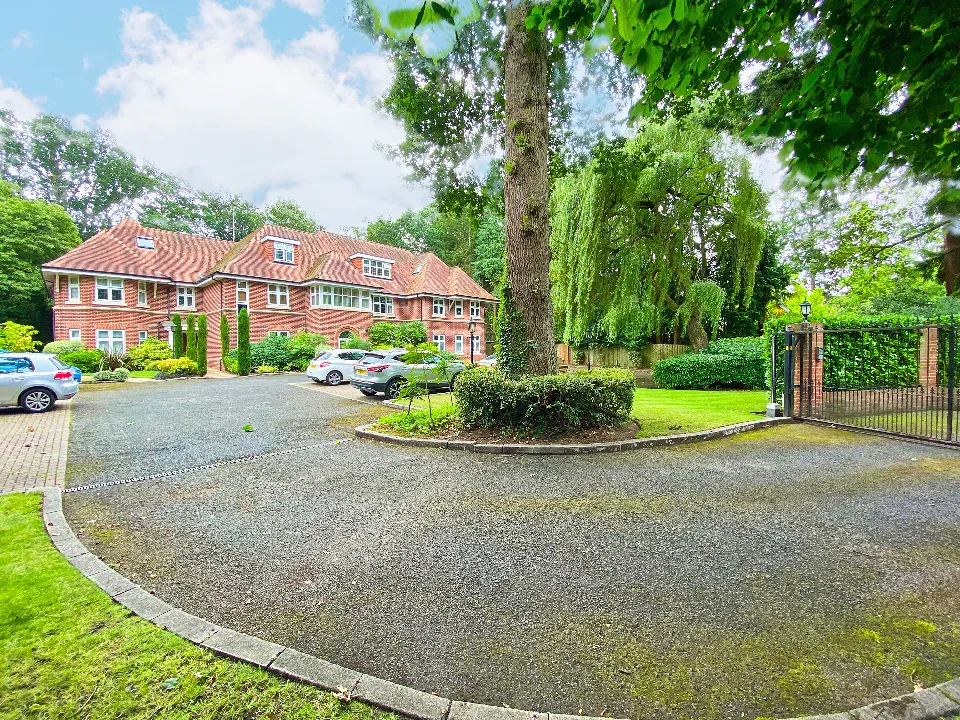 Grasmere, Knightsbridge Road, Camberley, GU15 3TS, photo 15