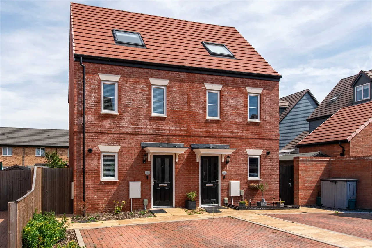 3 bed house for sale, Fritillary Avenue, Chinnor, OX39
