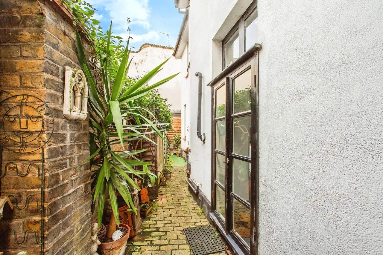 Westcliff Parade, Westcliff-on-Sea, Essex, SS0, photo 12