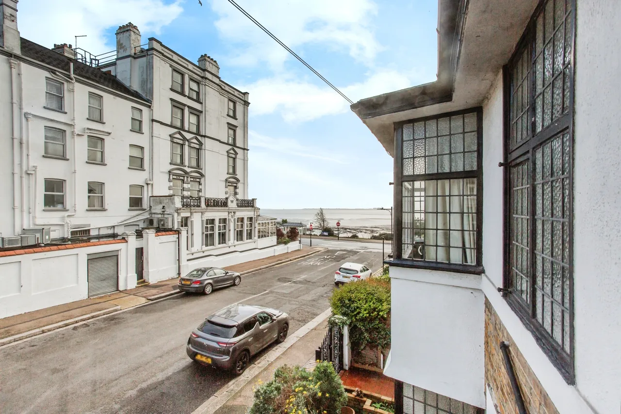 Westcliff Parade, Westcliff-on-Sea, Essex, SS0, photo 2