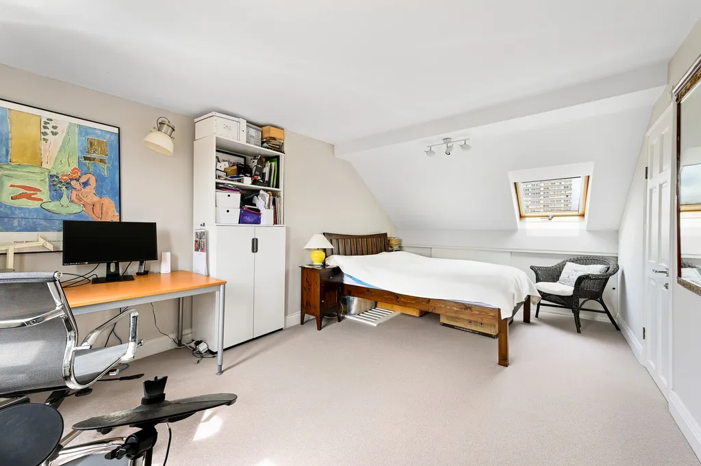 Shuttleworth Road, London, SW11, photo 10