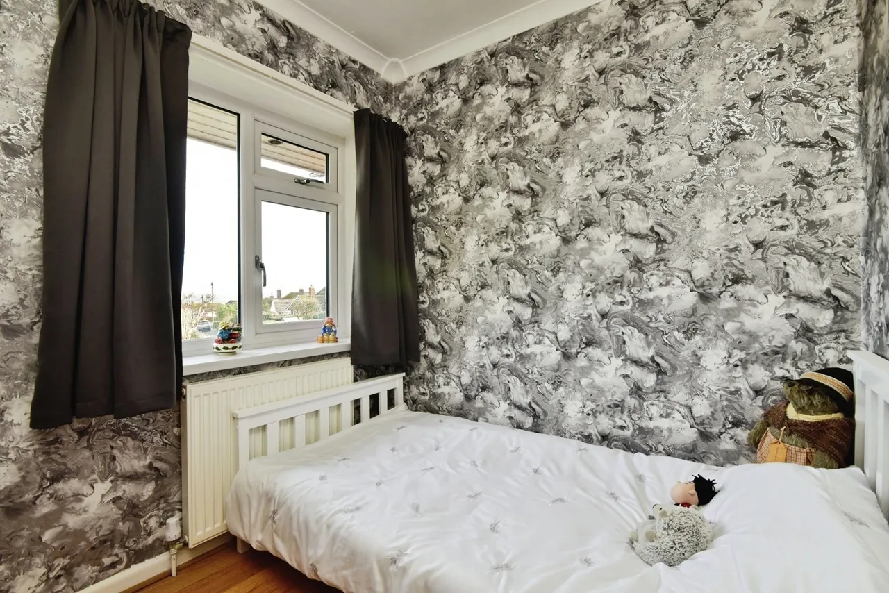 Hollies Drive, Stoke-on-Trent, Staffordshire, ST3, photo 13
