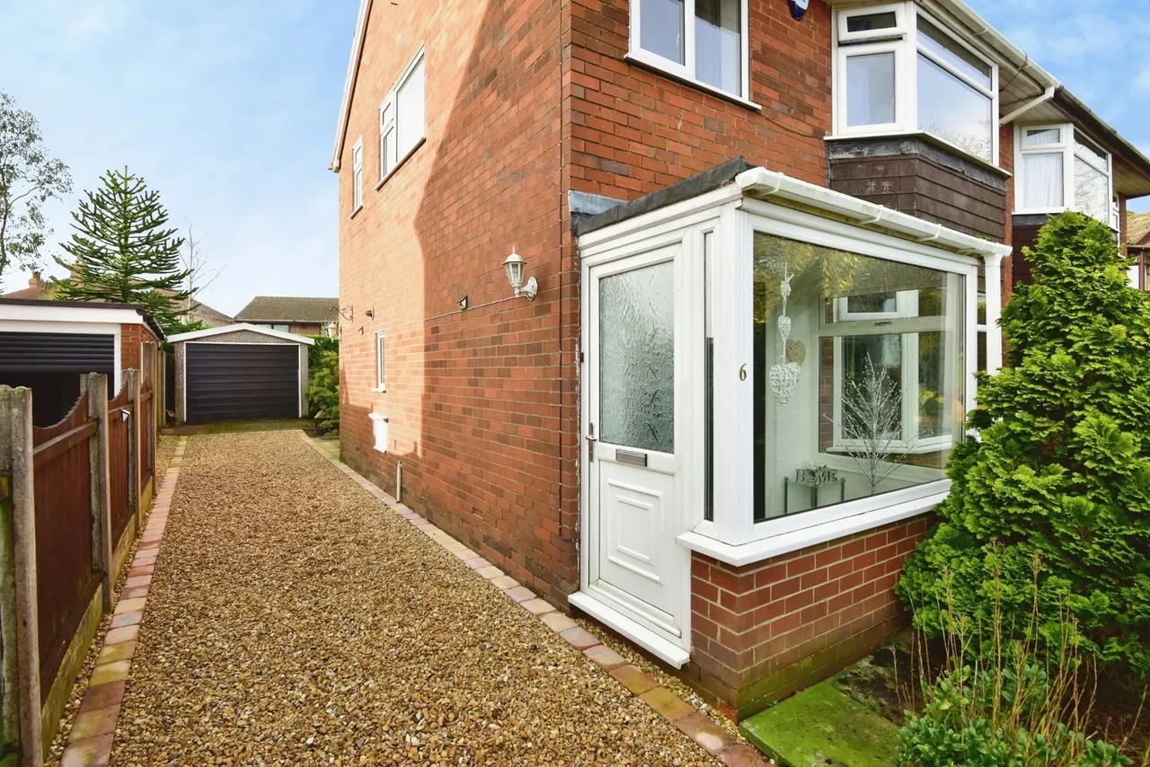 Hollies Drive, Stoke-on-Trent, Staffordshire, ST3, photo 20