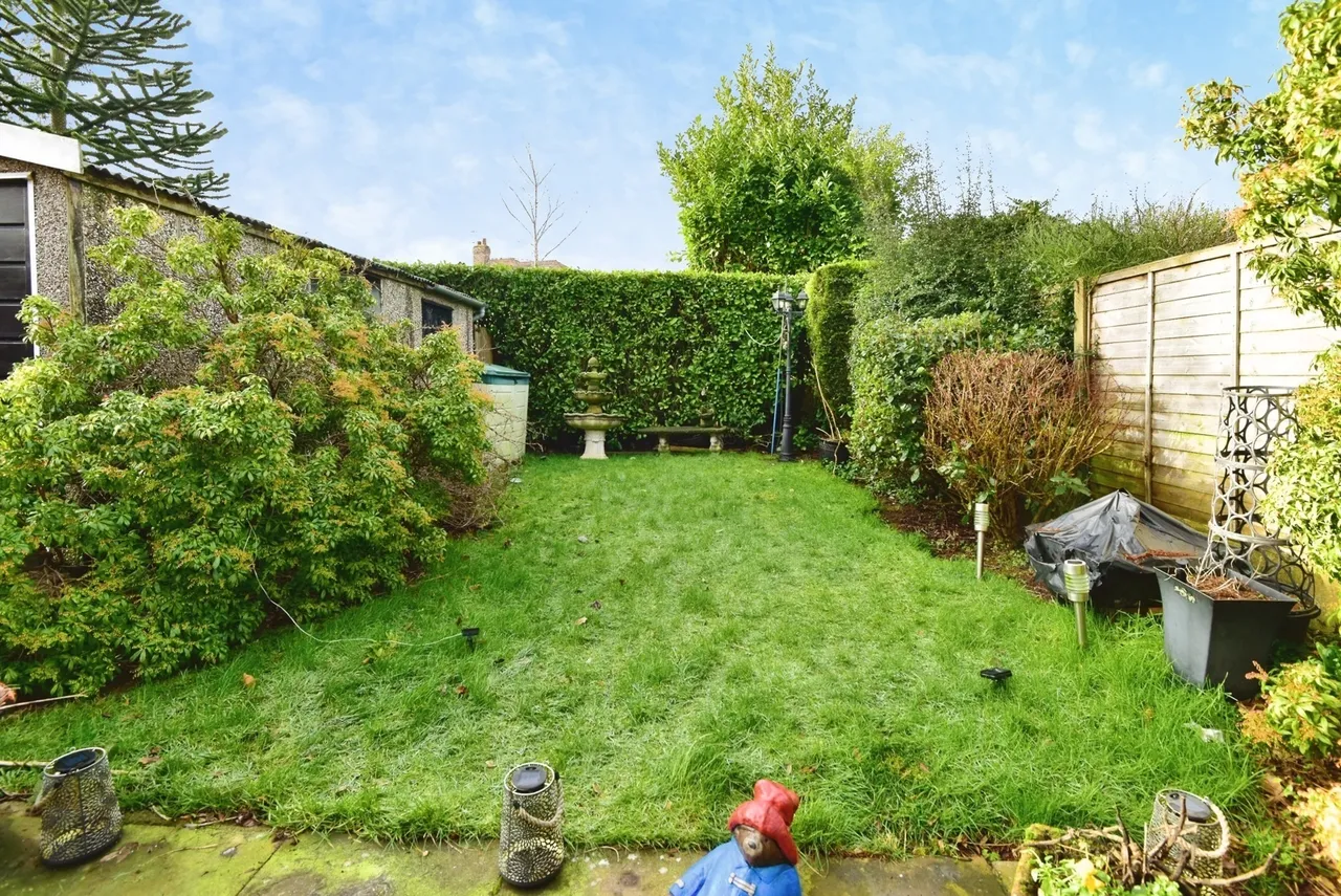 Hollies Drive, Stoke-on-Trent, Staffordshire, ST3, photo 17