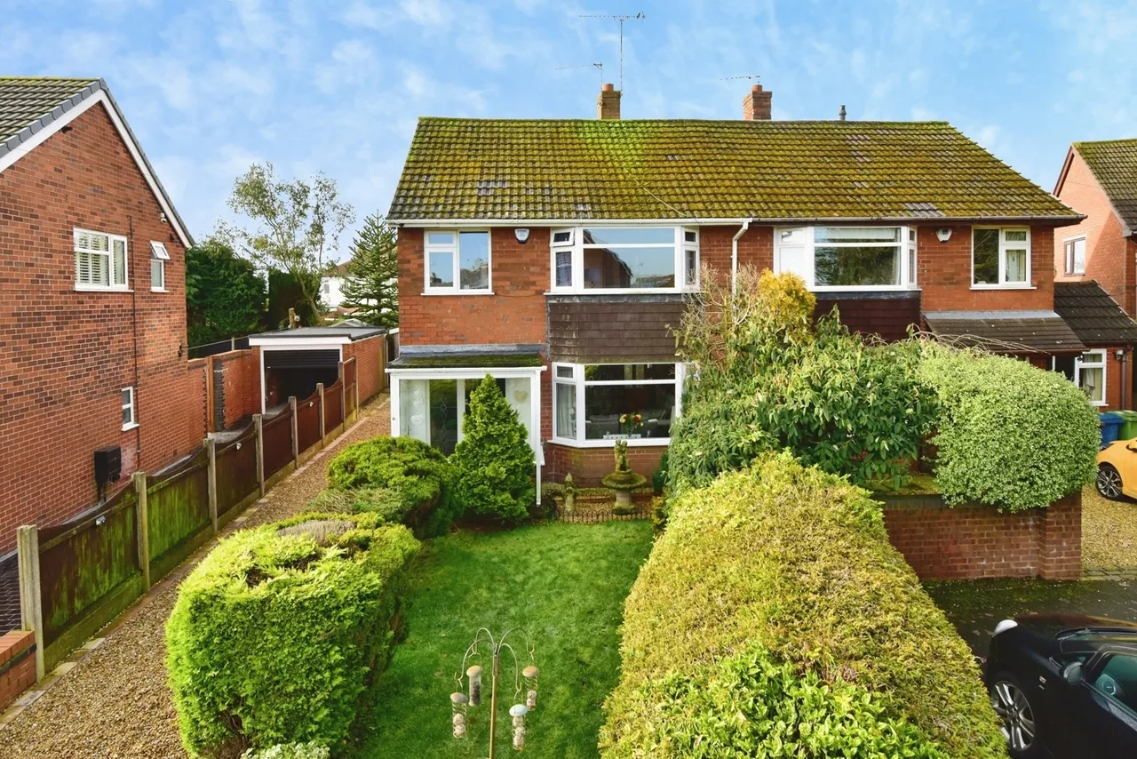 Hollies Drive, Stoke-on-Trent, Staffordshire, ST3, photo 19