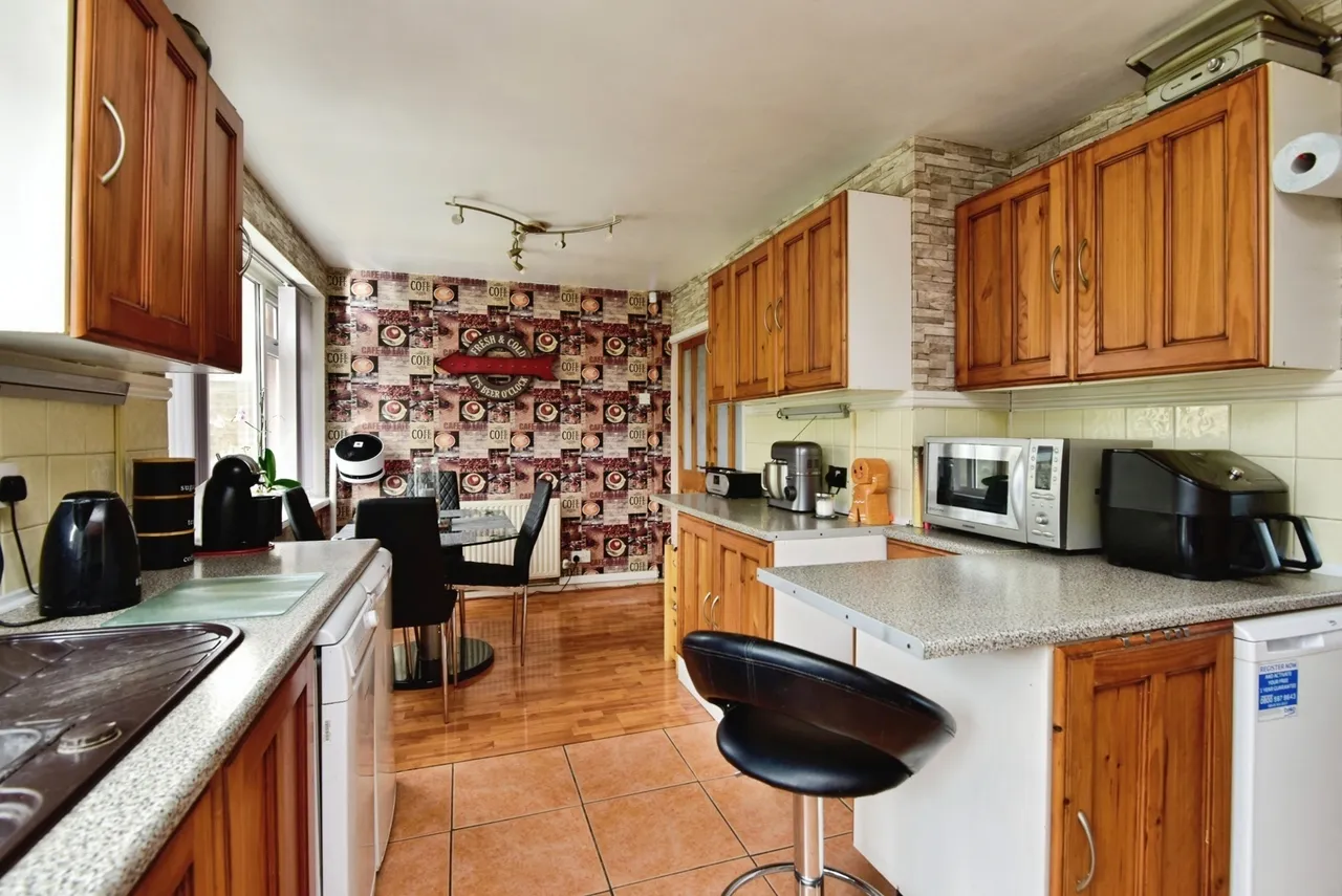 Hollies Drive, Stoke-on-Trent, Staffordshire, ST3, photo 9
