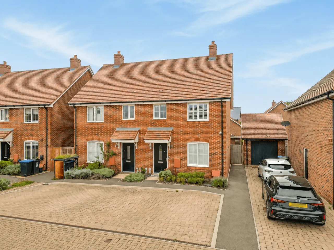 3 bed property for sale — Hedgehog Way, Berkhamsted
