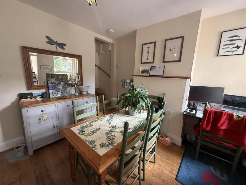 Linkfield Road, photo 4