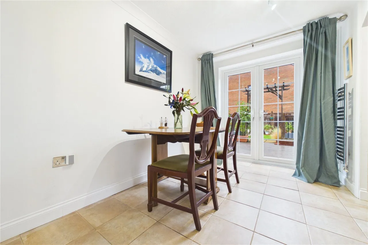 Wheeler Close, Burghfield Common, RG7, photo 7