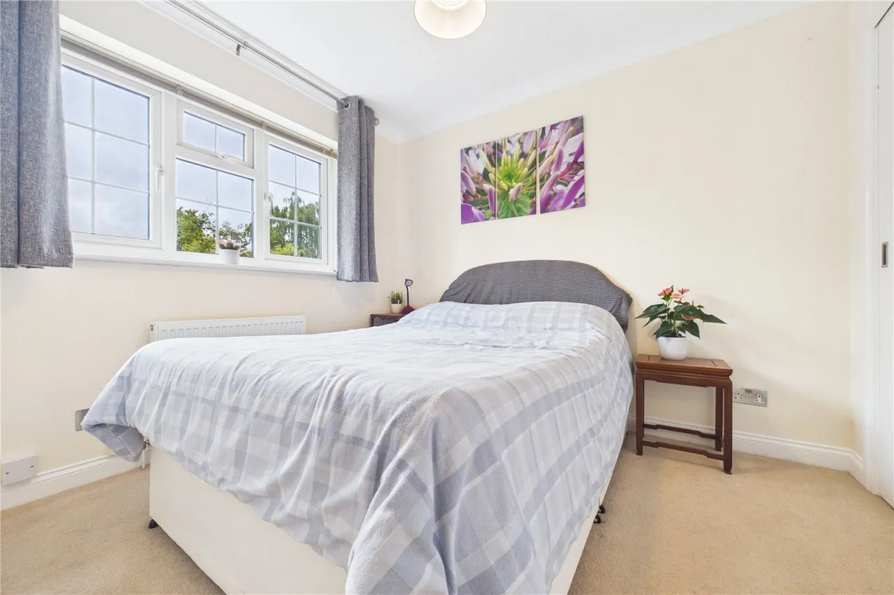 Wheeler Close, Burghfield Common, RG7, photo 10