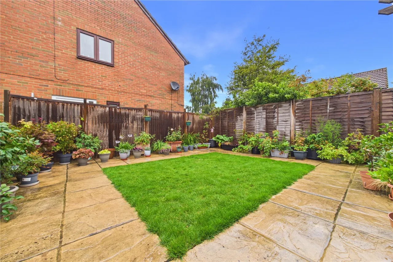 Wheeler Close, Burghfield Common, RG7, photo 14