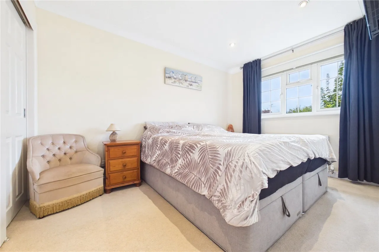 Wheeler Close, Burghfield Common, RG7, photo 9