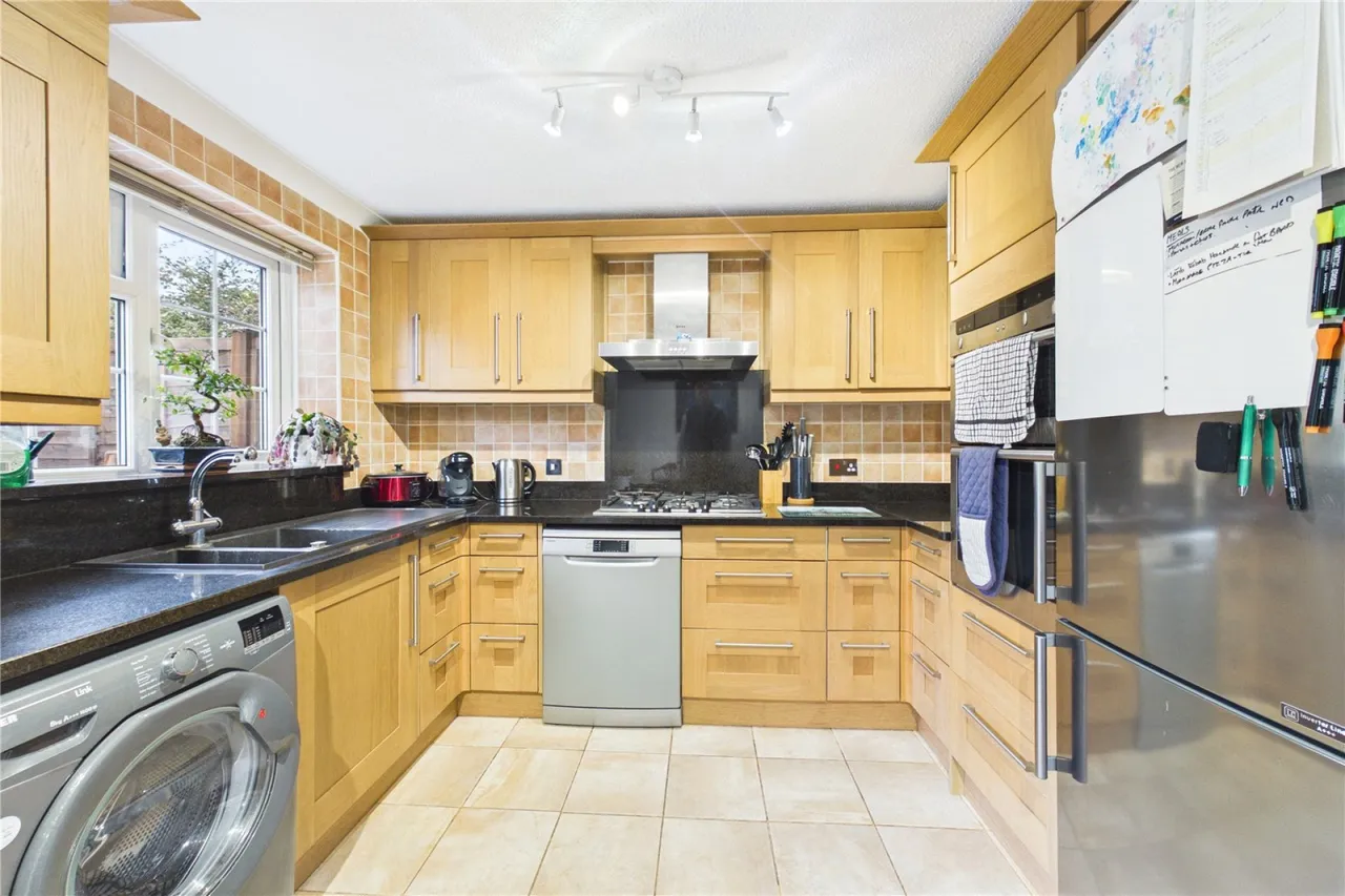 Wheeler Close, Burghfield Common, RG7, photo 6