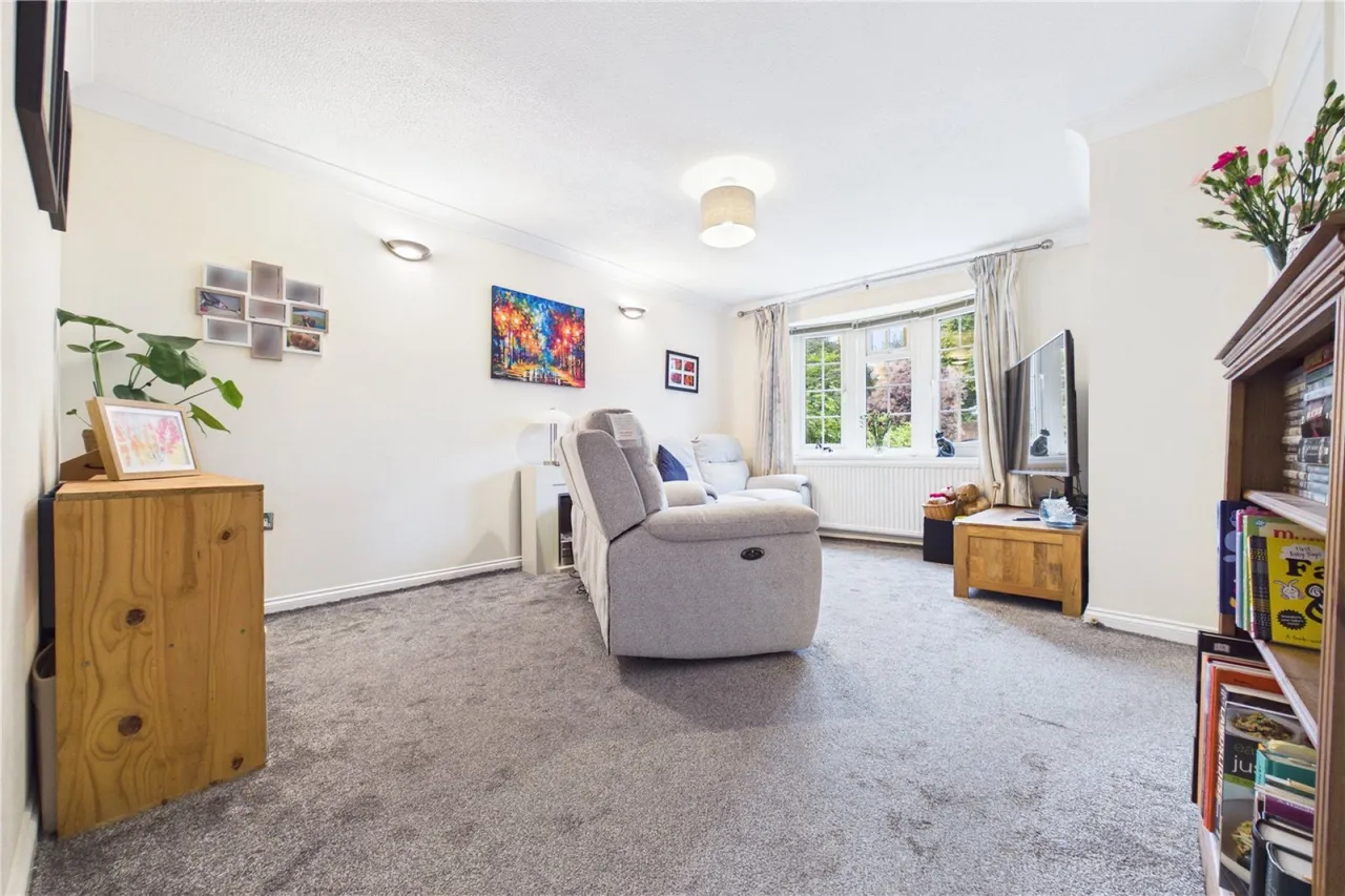 Wheeler Close, Burghfield Common, RG7, photo 4