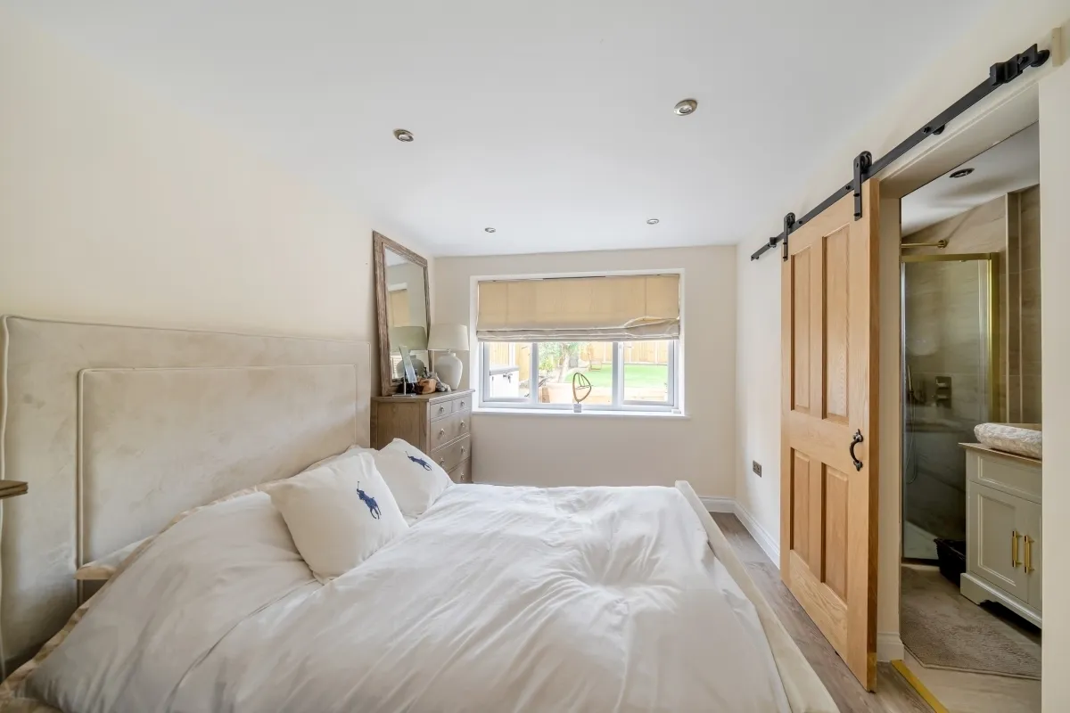 Chiswell Green Lane St Albans AL2, photo 12