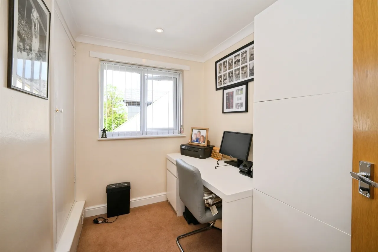 Bumbles Green, Nazeing, EN9, photo 14