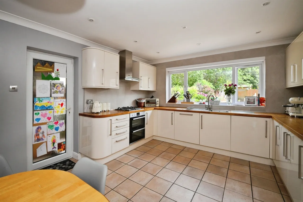 Bumbles Green, Nazeing, EN9, photo 4